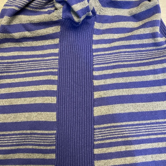 Banana Republic hooded striped sweater. In good condition. - Picture 5 of 9